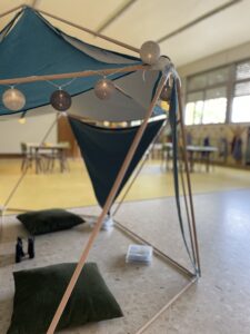 Actividades en el aula infantil, en este caso se monto un rincon e lectura para los mas pequeños